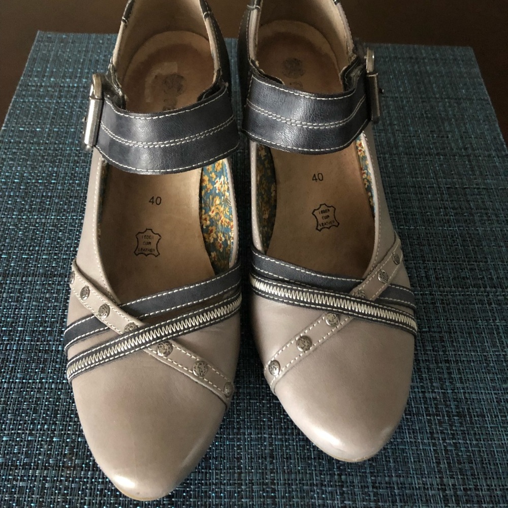 Grey & Navy Mary Jane pumps
